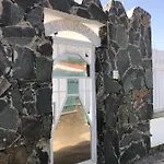 拉斯阿尔蒙纳斯简易别墅酒店 2*